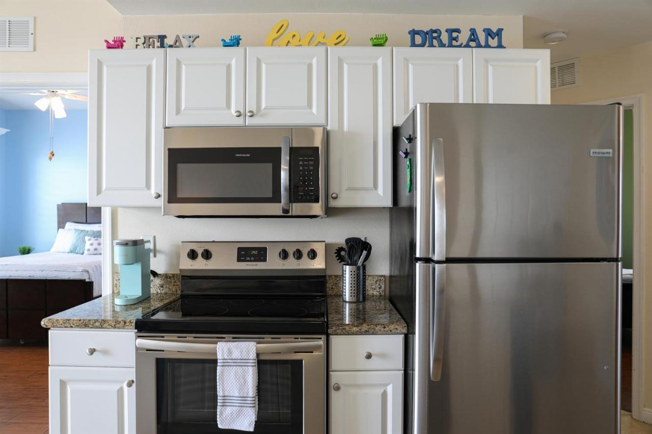 Dolphin Bay In Boca Ciega Resort - 2Br, Pool, Bay View セント・ピーターズバーグ エクステリア 写真