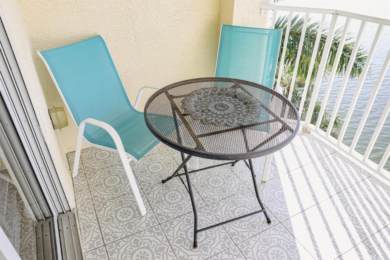 Dolphin Bay In Boca Ciega Resort - 2Br, Pool, Bay View セント・ピーターズバーグ エクステリア 写真