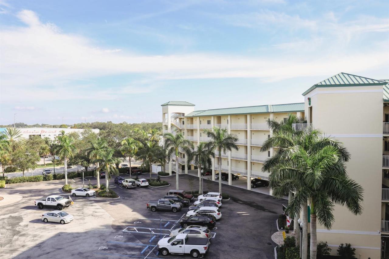 Dolphin Bay In Boca Ciega Resort - 2Br, Pool, Bay View セント・ピーターズバーグ エクステリア 写真